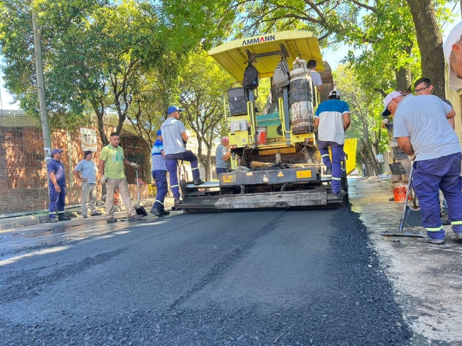 Comenzaron los trabajos de repavimentación en la calle de la Escuela N° 69