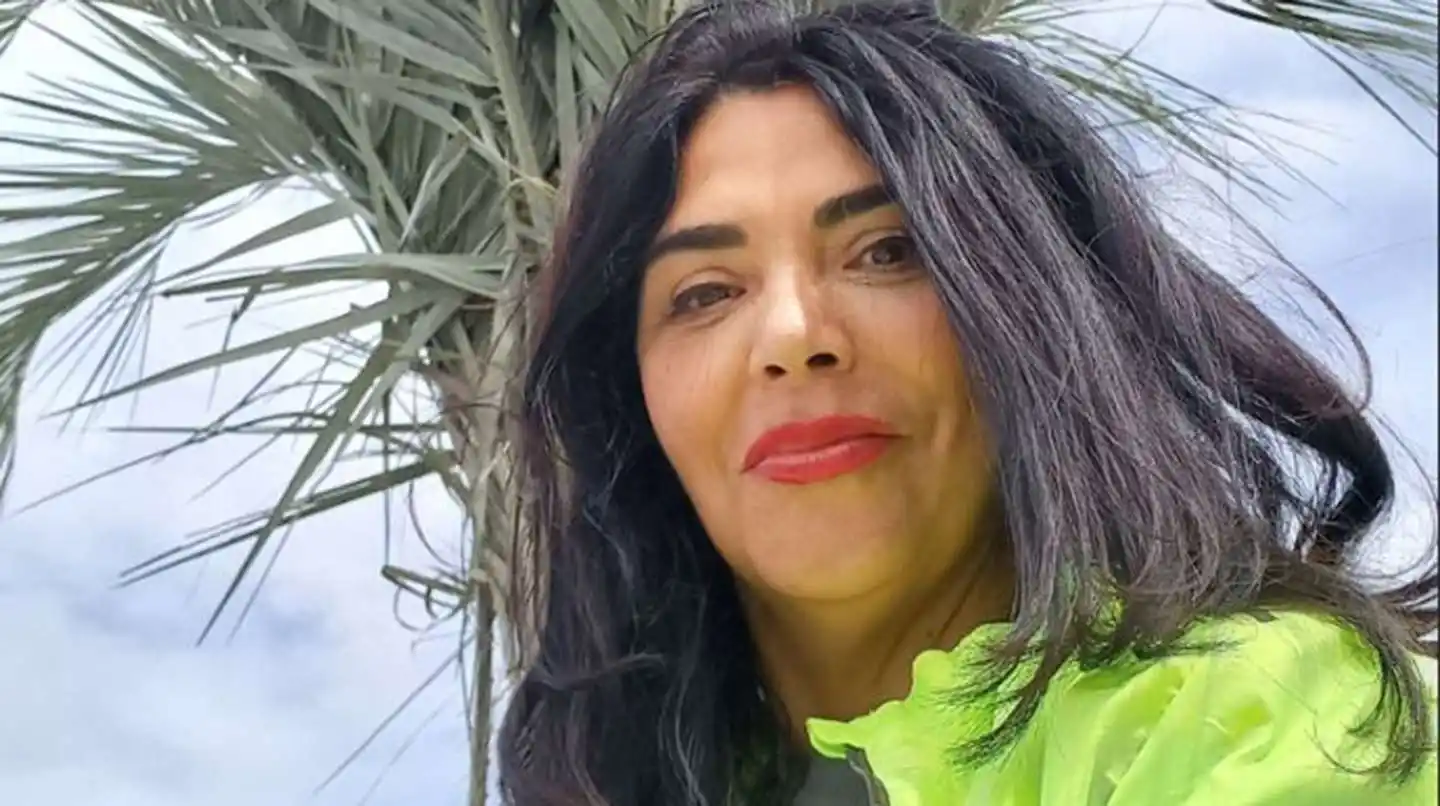 La jueza que besó al preso abrió su página de Facebook y agradeció a sus seguidores