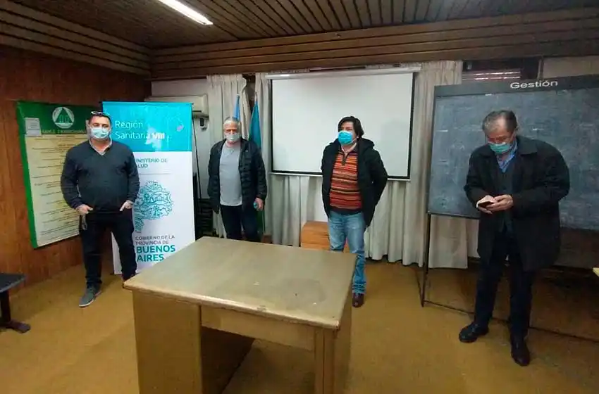 Cuestionan números oficiales: "El 50% de los casos positivos no tienen un nexo aparente"