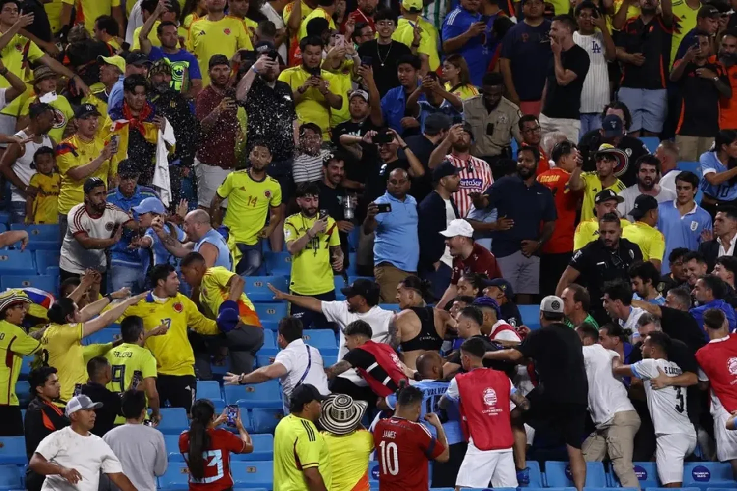 CONMEBOL investiga los incidentes en Uruguay - Colombia