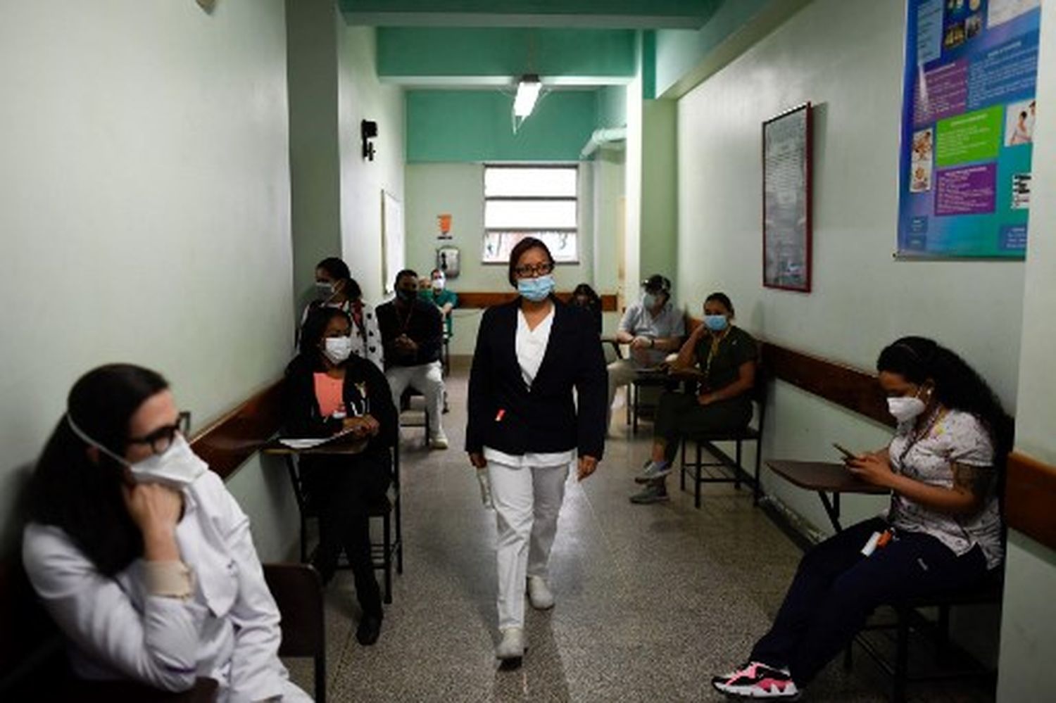 Desbordada capacidad de hospitales y clínicas por crecientes casos de Covid- 19