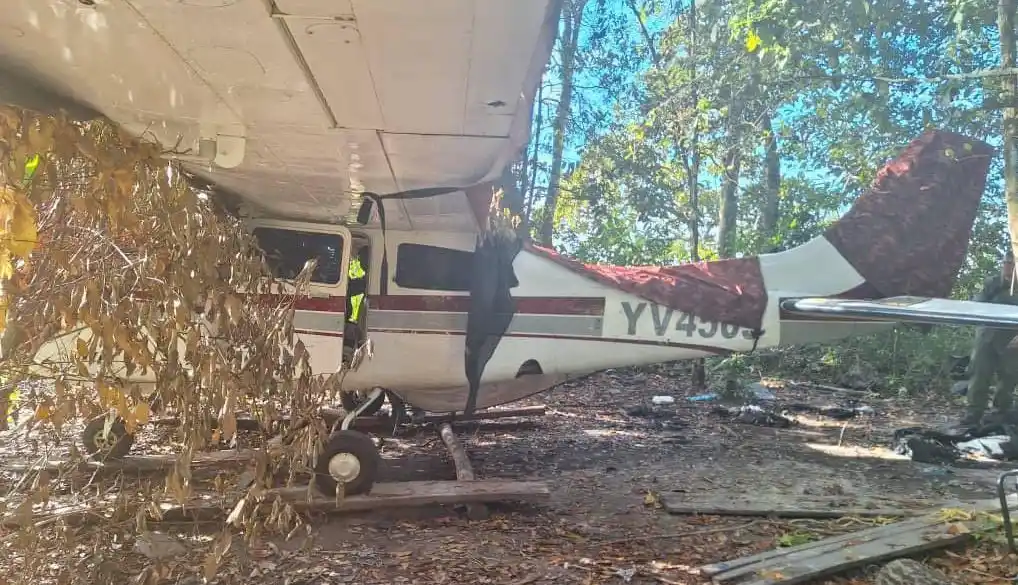 FANB inutiliza 2 aeronaves utilizadas por el narcotráfico en Apure