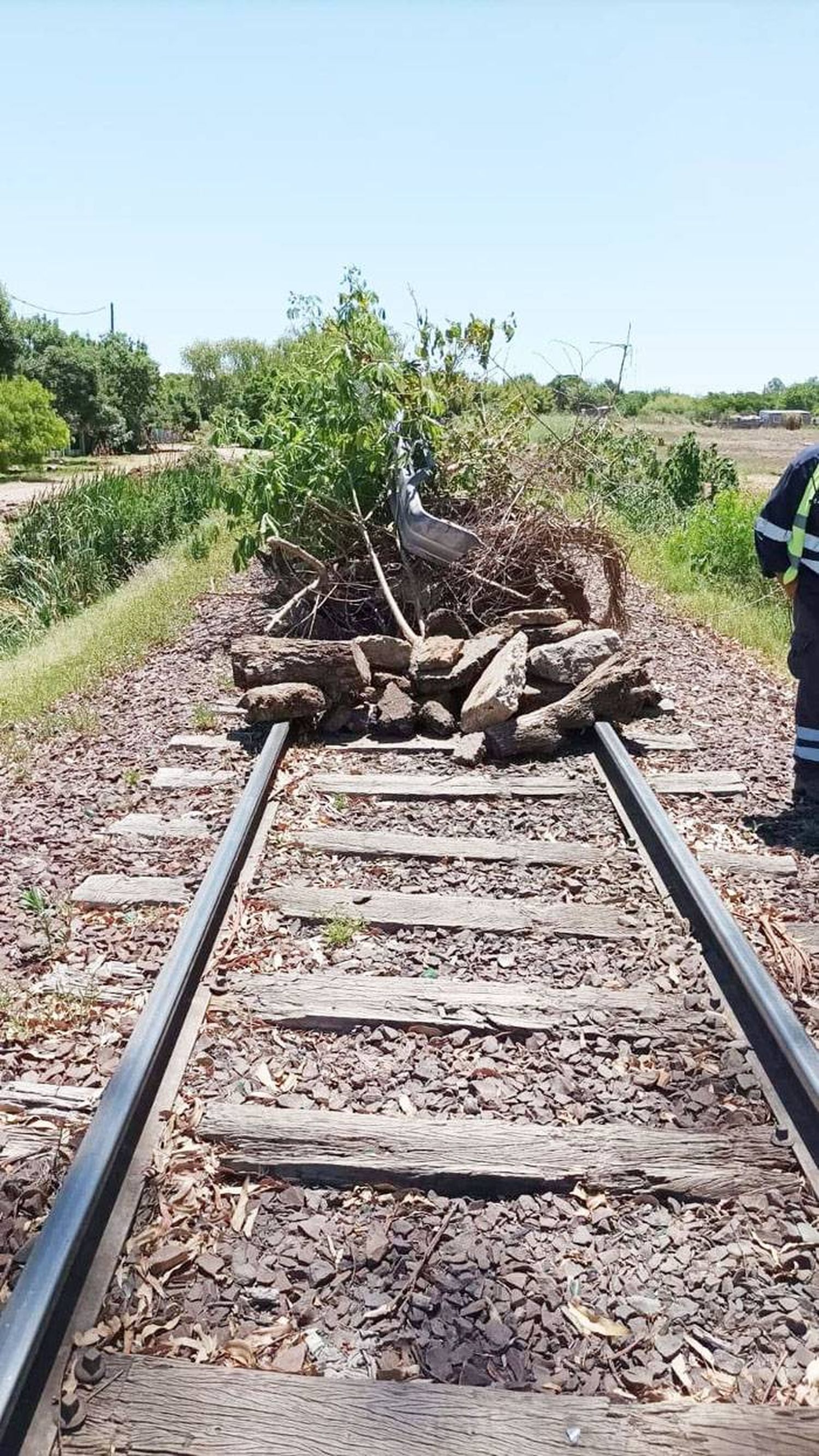 Corte de vías por reclamo de paso a nivel