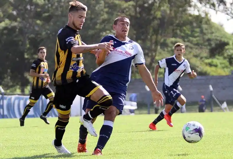 Fútbol local: Alvarado sacó más ventaja