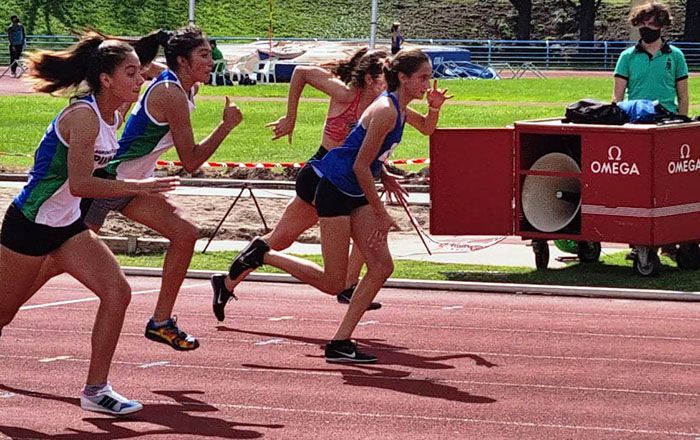 Destacada labor de jóvenes de la Escuela Municipal de Atletismo
