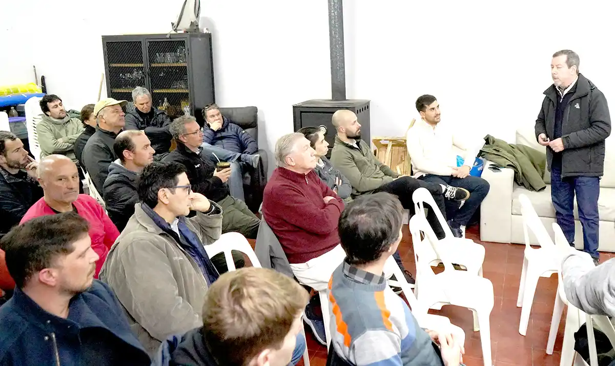 Charla técnica. Se desarrolló en Agro La Nair con la presencia de productores