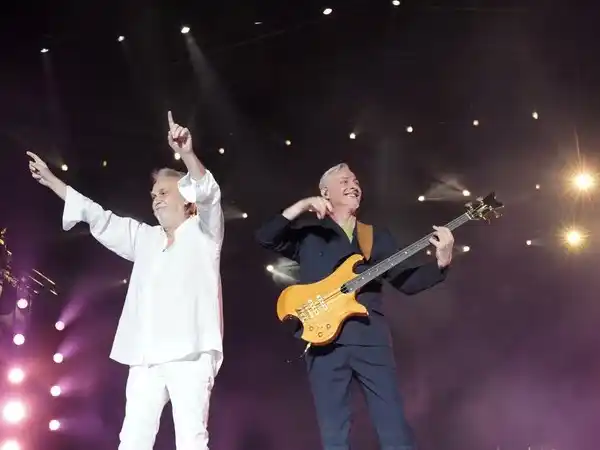 Aznar y Lebón juntos en el Quilmes Rock 2025.