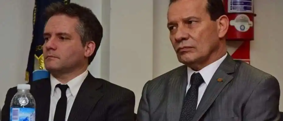 Se entregó un ex jefe de la Federal, investigado por coimas: quedó detenido en Tribunales