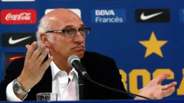 Carlos Bianchi: "Yo hice todo lo posible para que Riquelme siguiera en Boca"
