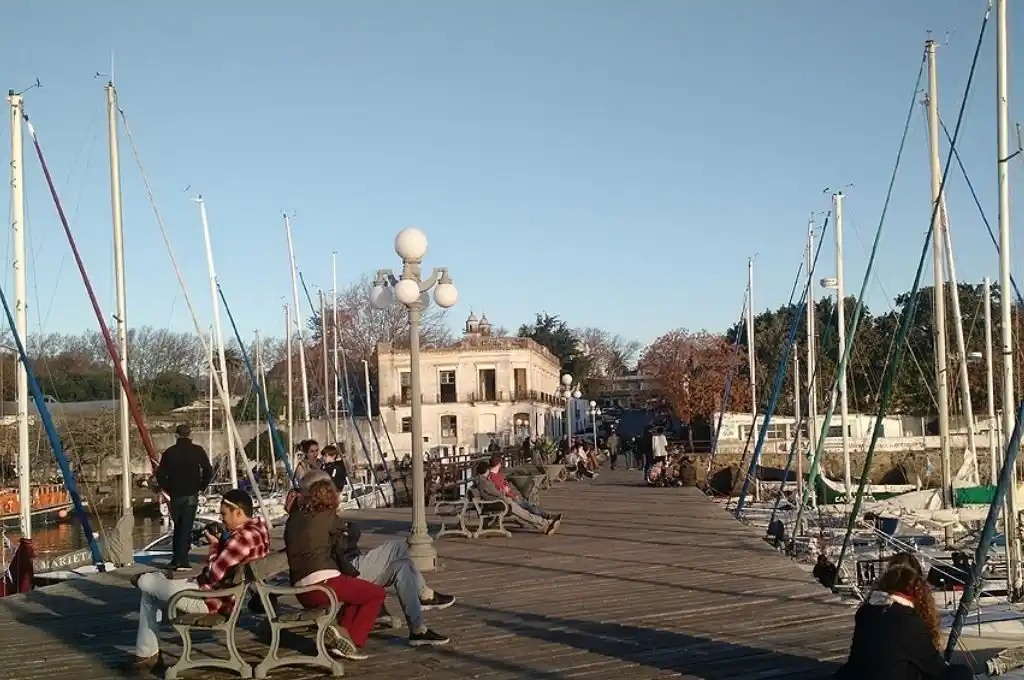 Uruguay abre las fronteras y evalúa la posibilidad de vacunar a turistas