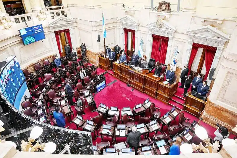Se rompió el oficialismo en el Senado
y quedaría como segunda minoría