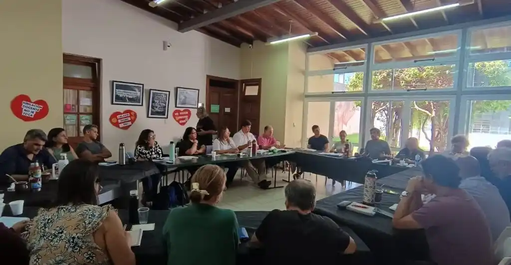 Paro docente en Entre Ríos en medio de reclamos por salarios y reforma previsional