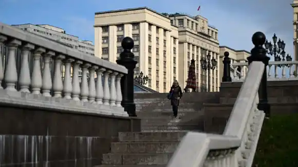 Rusia prohíbe propaganda LGTB+ y anuncia sanciones