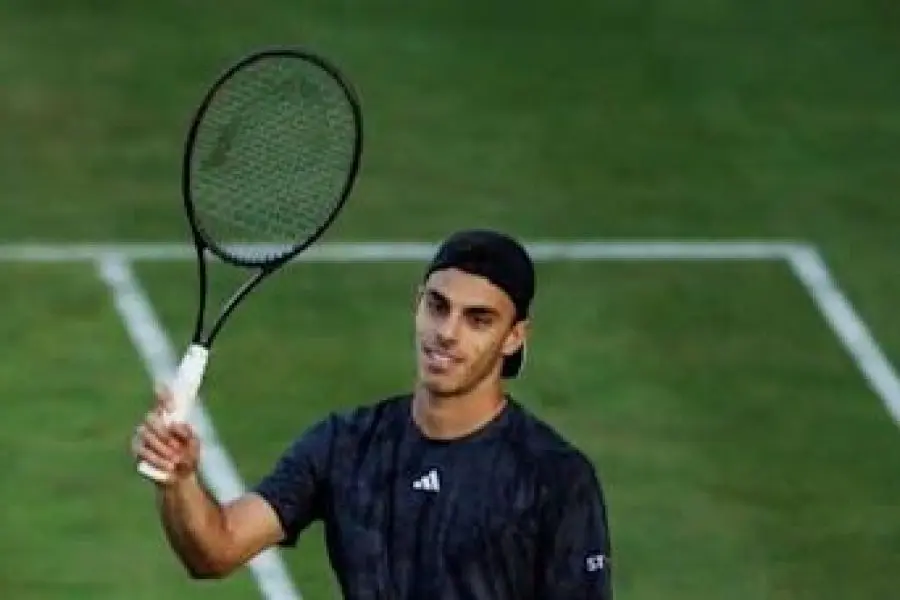 Cerúndolo por las semis de Eastbourne