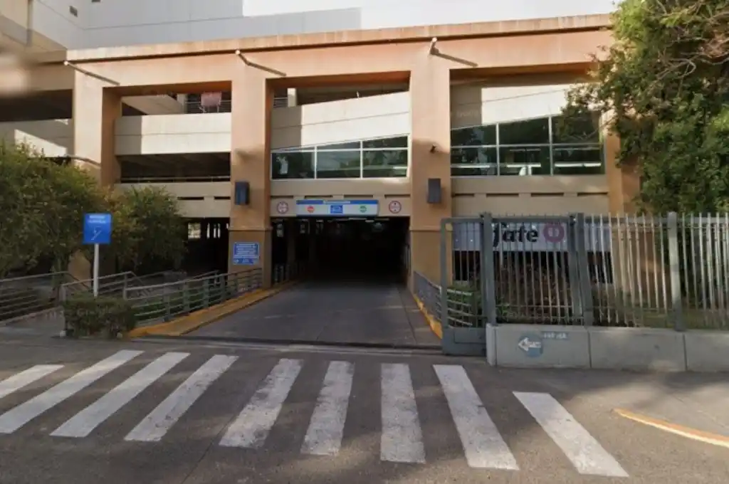 El estacionamiento del shopping de la zona norte. (Google Street View)