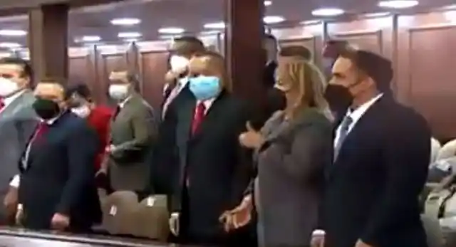 A una semana de anunciar su reinfección, SANTAELLA asiste a Memoria y Cuenta de Maduro