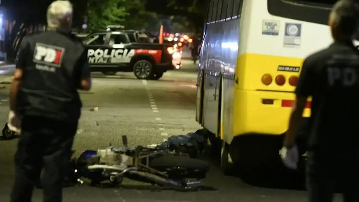 Peritos examinaron la escena del hecho. Foto: Manuel Fabatía