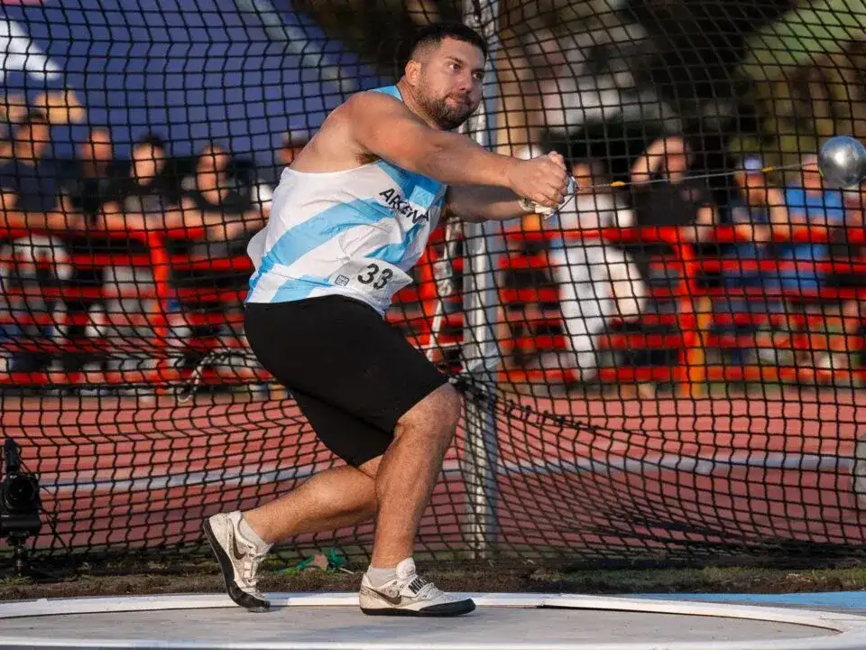 JOAQUIN GOMEZ    ORO  SUDAMERICANO  ARGENTINA   lanzamiento de martillo