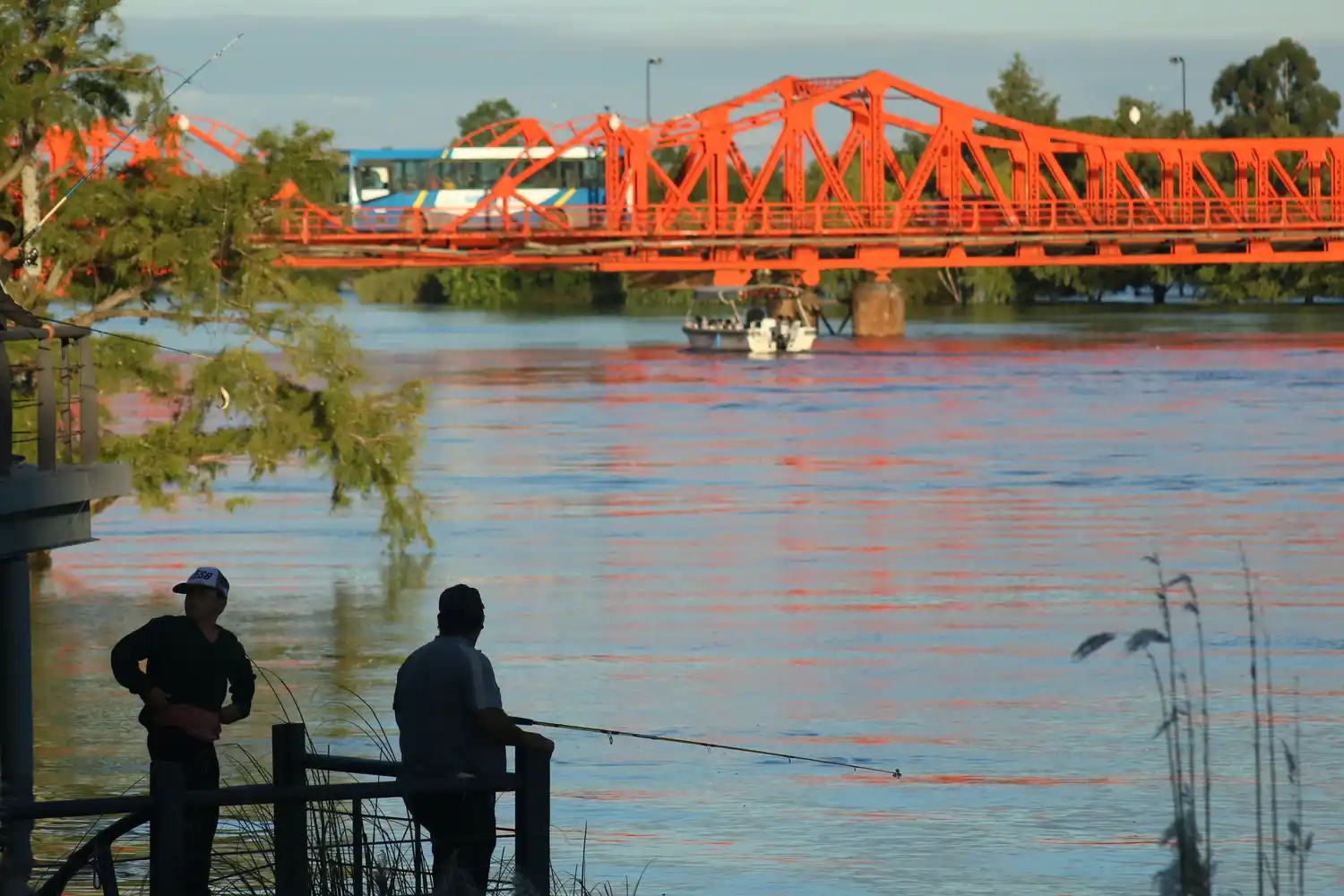 Contaminación en el río Gualeguaychú: la respuesta de la Municipalidad 
