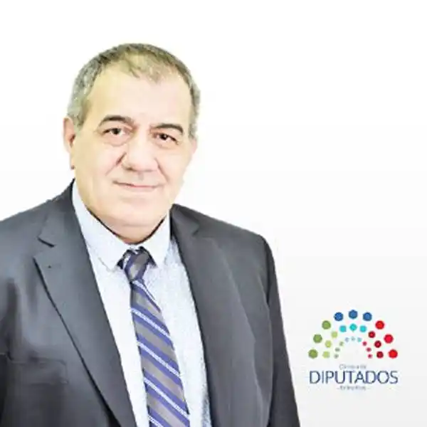 �SLa UCR propone el diálogo a las patadas, con acusaciones infundadas y cargadas  de mala fe⬝