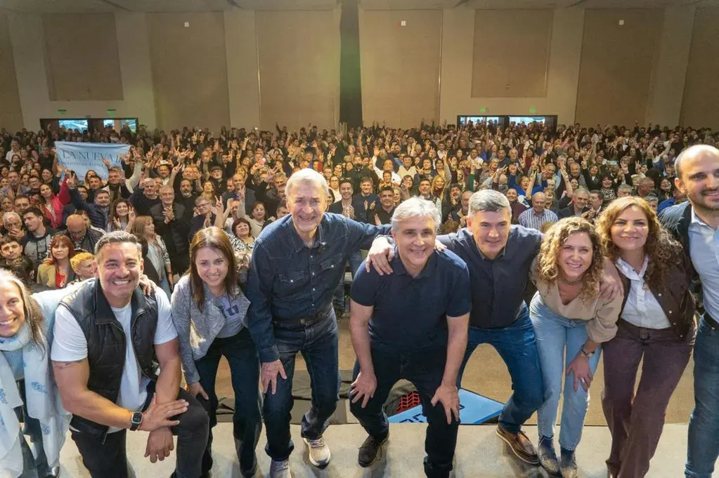 Schiaretti y Llaryora encabezaron el encuentro