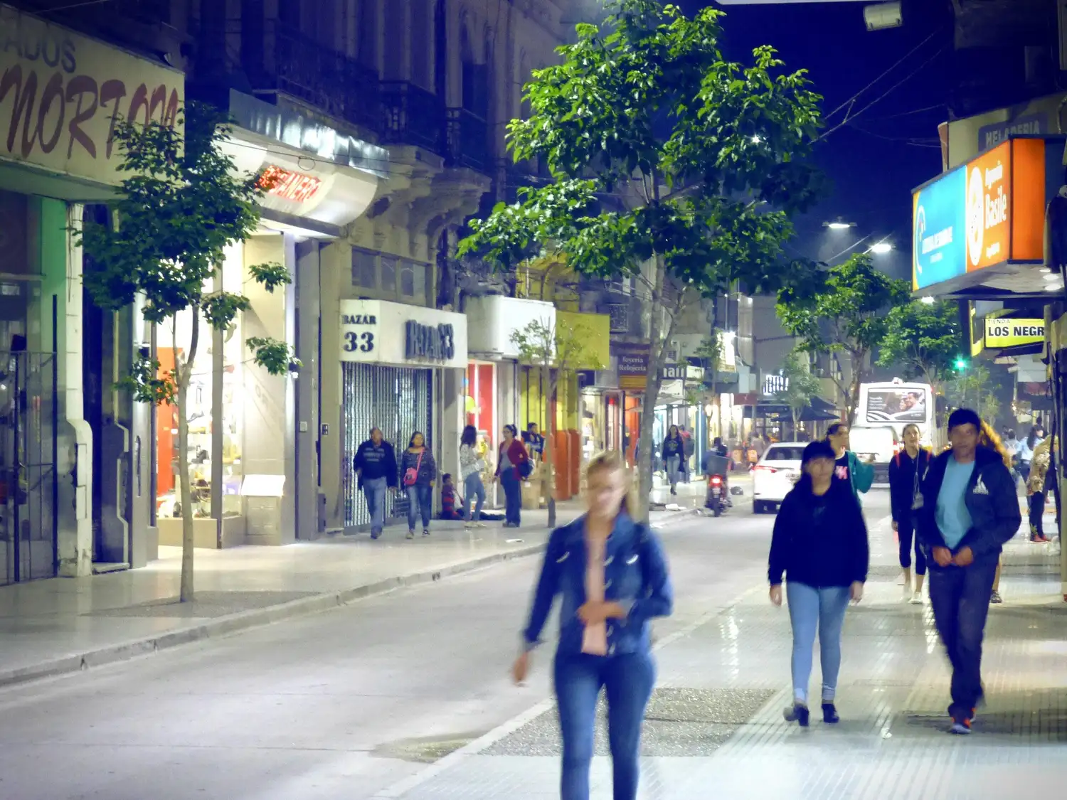 “Atardecer en el Centro”, la propuesta para celebrar los espacios renovados de la Peatonal
