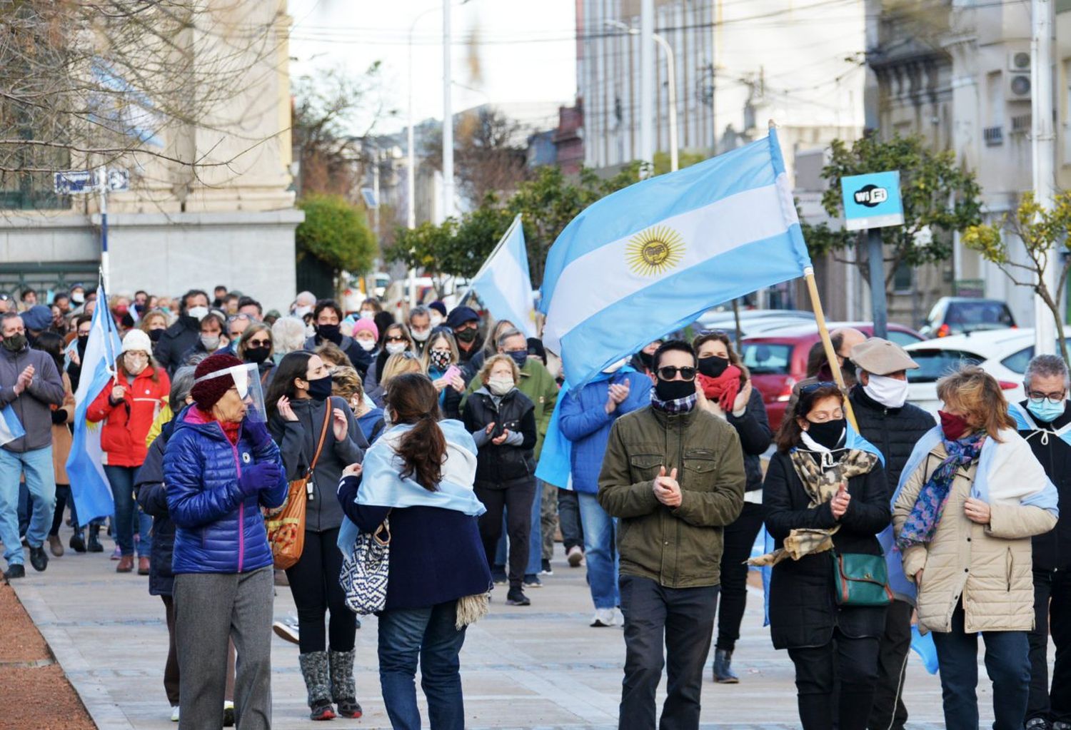 En Tandil también se replicó la movilización federal con consignas en contra del Gobierno