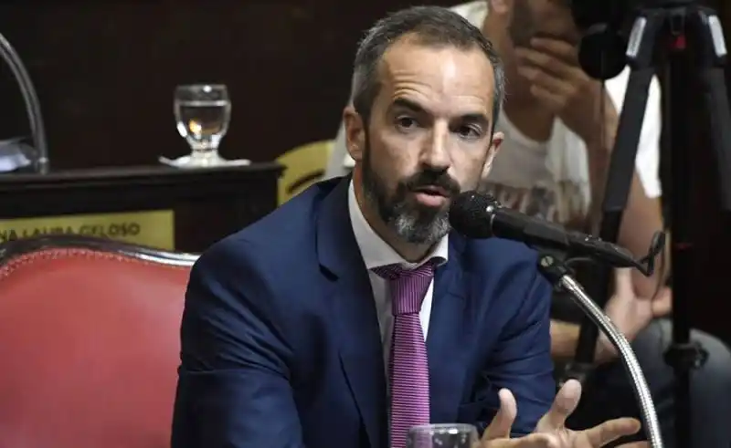El Senado bonaerense aprobó proyecto de extensión de licencia por nacimiento
