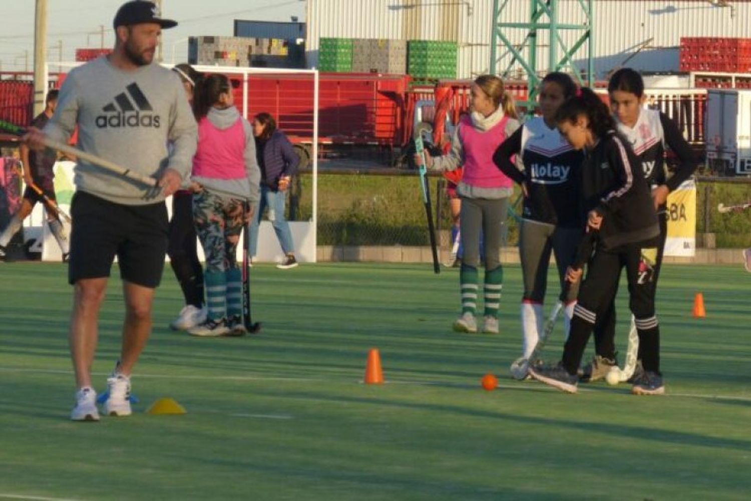 Exitosa Clínica de Hockey en el CRAR