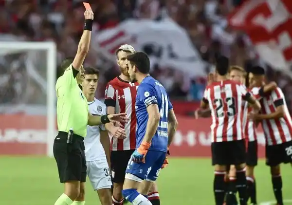 Tras el clásico de La Plata, pararon a Delfino