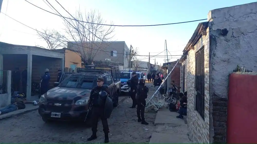 Se realizaron varios allanamientos en el Villa Busti, secuestros y detenciones