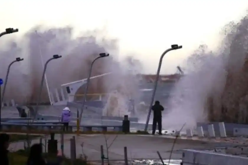 Un fuerte terremoto sacudió Chile y Tierra del Fuego está bajo alerta