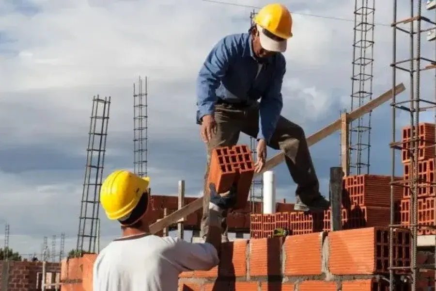 Se profundizó la recesión de la construcción e industria con caídas de entre 15 y 30%