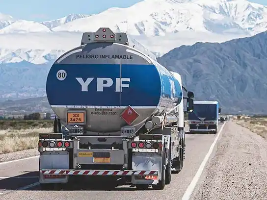 Estatización de YPF: entre el desprecio por las normas y la demagogia nacionalista