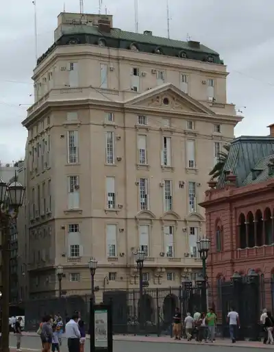 Los lineamientos estratégicos del Sistema de Inteligencia Nacional ponen el foco en ciberseguridad, Malvinas, terrorismo y crimen organizado.