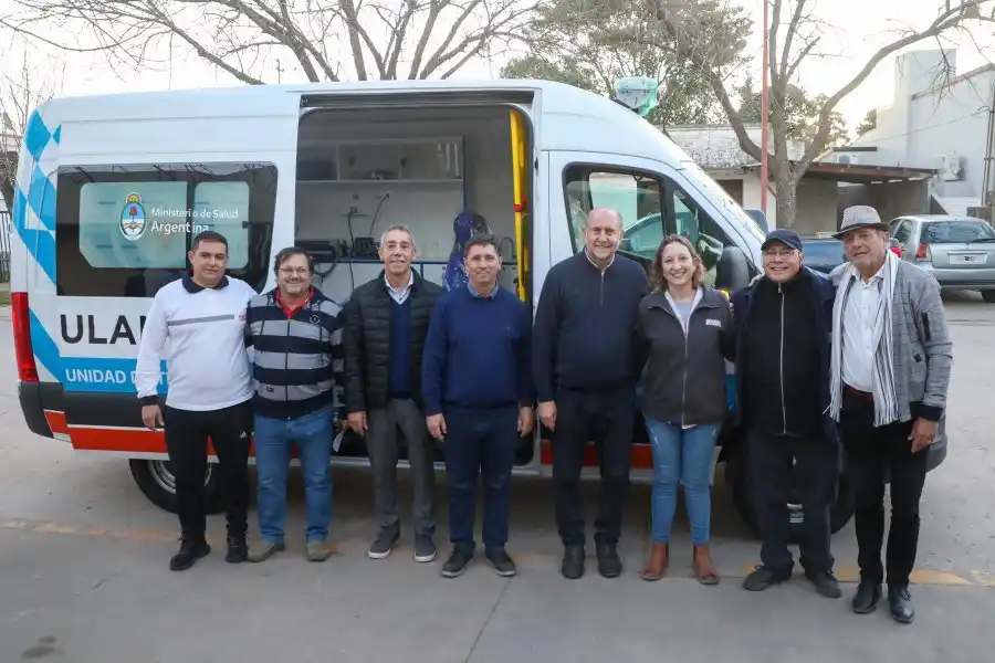 Nueva ambulancia al SAMCo de Felicia: “Es un logro para el pueblo”