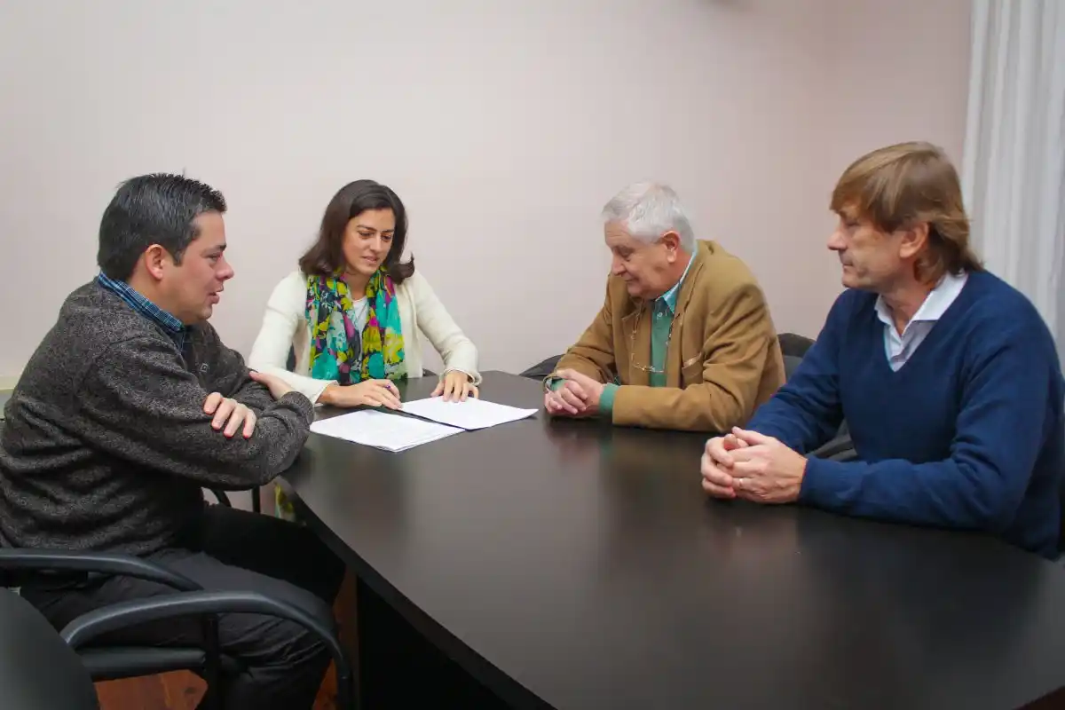 Firmaron un convenio con Rapipago y Pago Fácil para abonar las tasas municipales