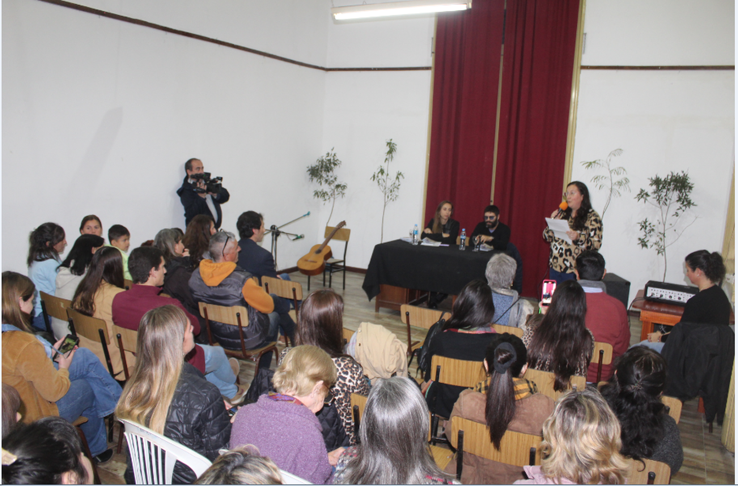 Presentaron el libro “Entre lo eterno y lo efímero”