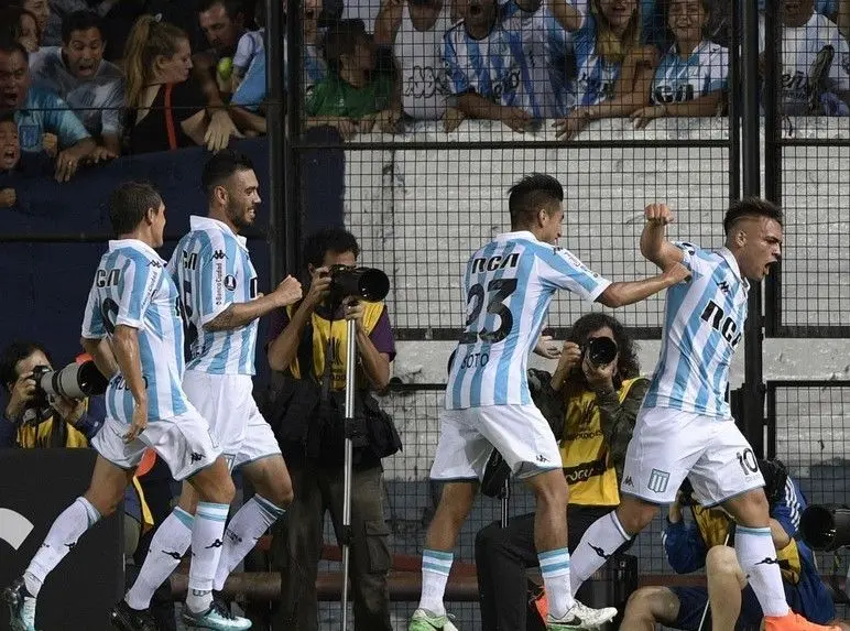 La inspiración de Lautaro Martínez le facilitó la noche a Racing