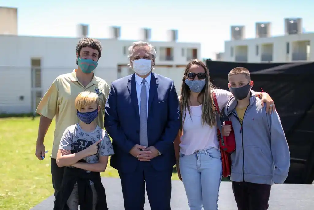 "Devaluar es fácil, pero es una máquina de generar pobreza"