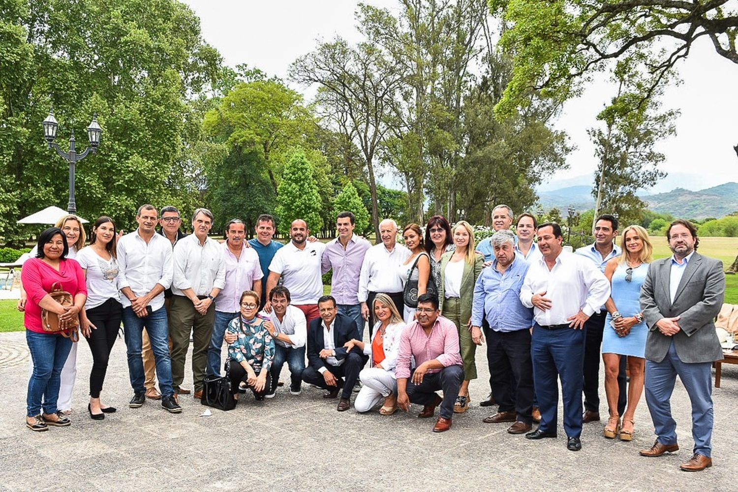 Junto a Urtubey y Lavagna, Gamarra participó del cierre de campaña en Salta