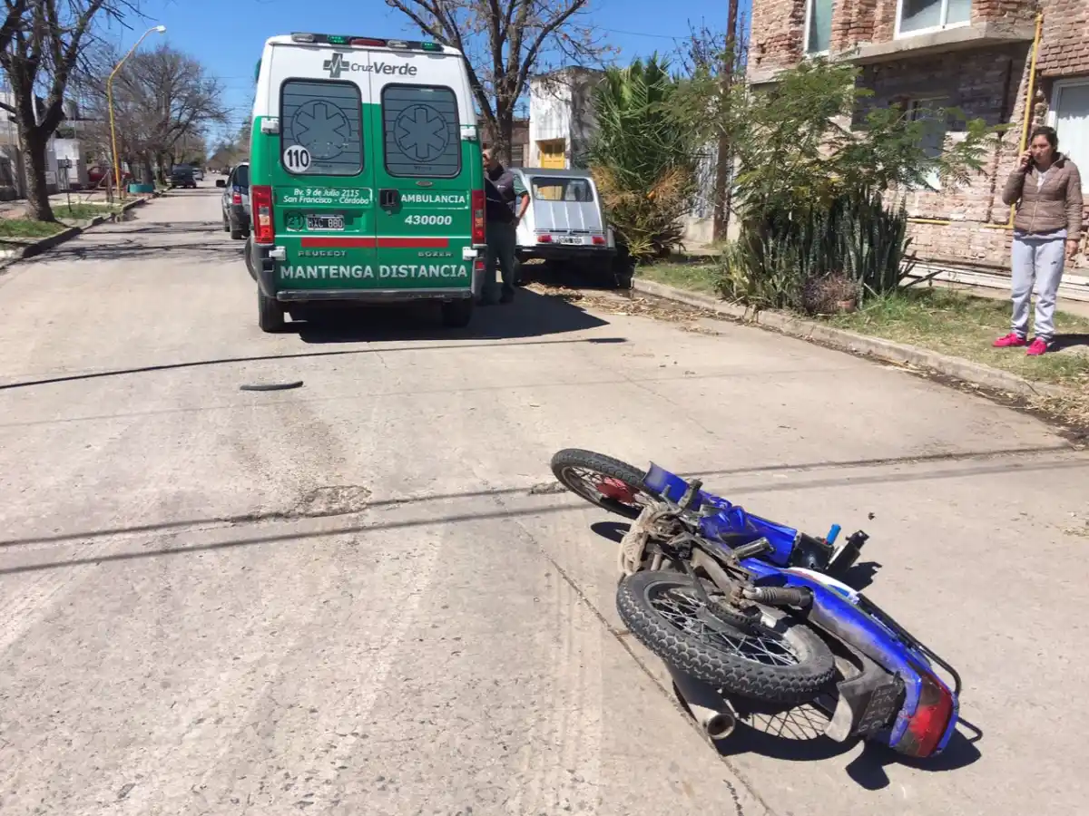 Motociclista sufrió golpes en accidente