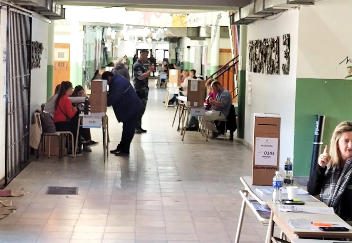 Abrió el comicio con normalidad