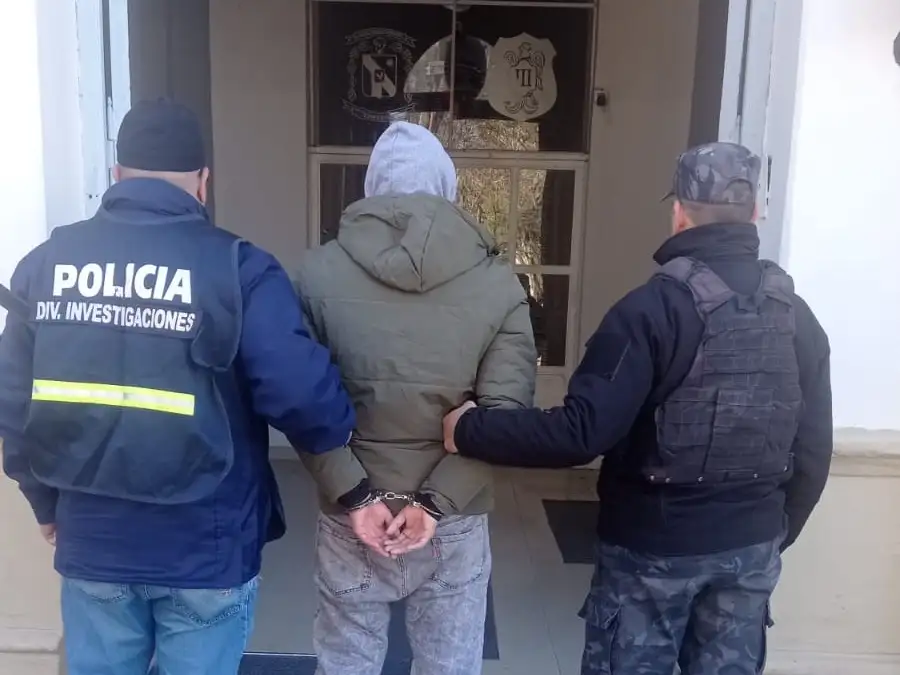 Allanamiento en Gualeguaychú: capturaron a uno de los motochorros armados que tiraron a un joven de su moto para robarle