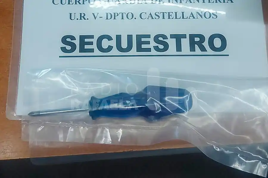 Dos menores intentaron robar una moto con un destornillador, pero fracasaron