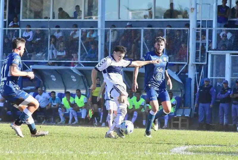 Vega le dio el triunfo a San
Martín ante Juventud Antoniana