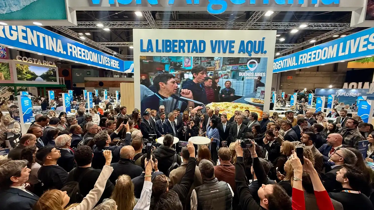 Potente. El stand de Argentina en FITUR durante la inauguración. Foto: Presidencia de la Nación.