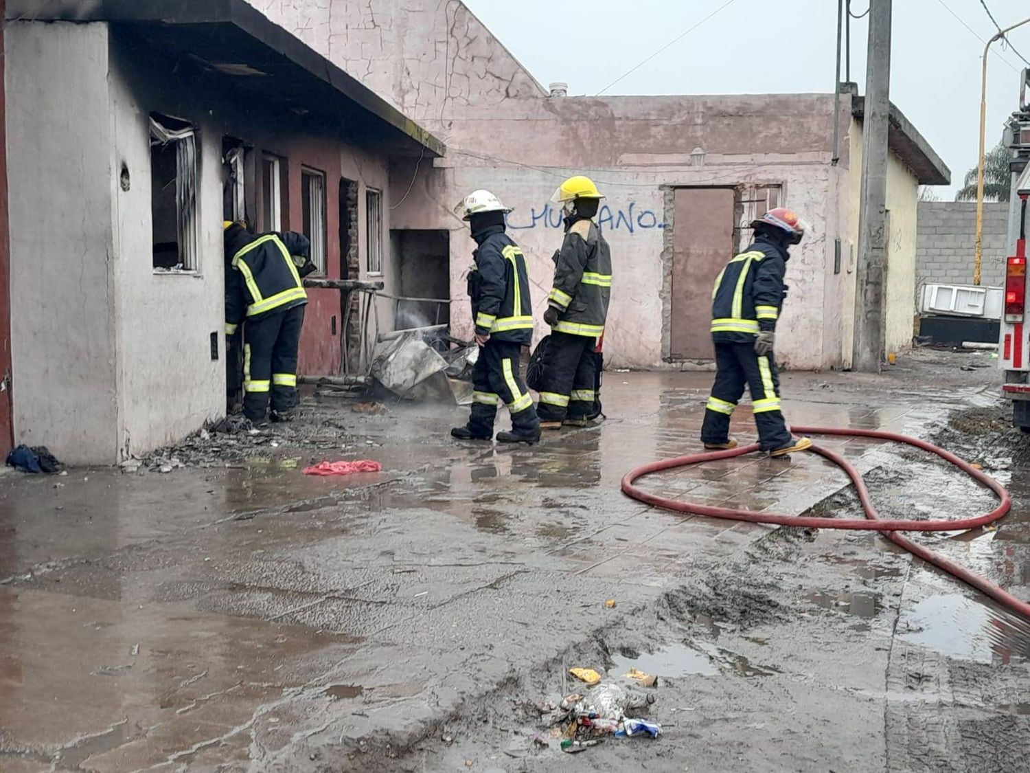 Al lugar acudió una dotación de bomberos de Frontera.