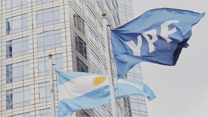 La Argentina inició la apelación que busca revocar el fallo que obliga al país a pagar con acciones de la petrolera
