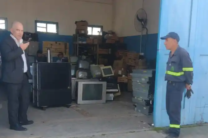 Chascomús avanza en reciclaje: dos camiones de materiales recuperados enviados para su reutilización